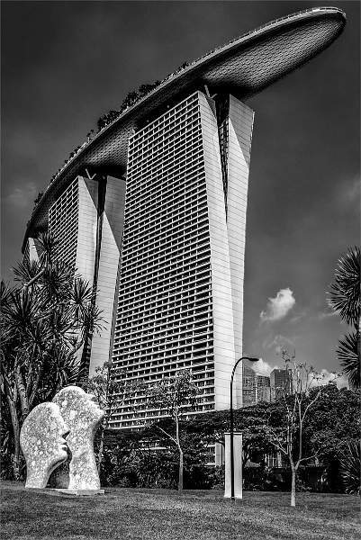 A long way up_Russell Hynard.jpg - exhibition 2018